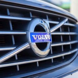 volvo logo shutterstock klein